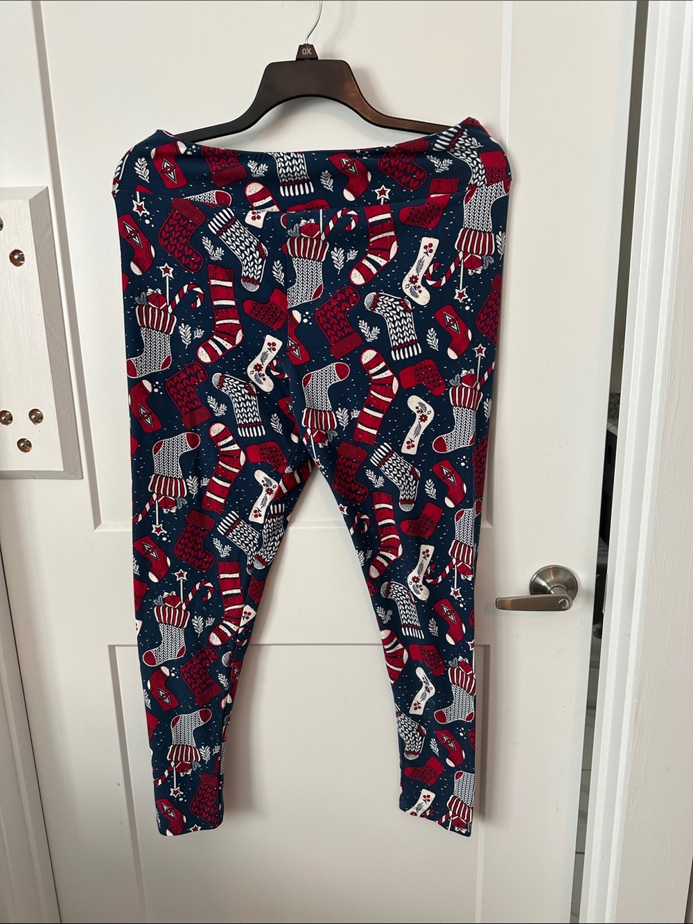 LuLaRoe Navy & Red Holiday Stocking Leggings